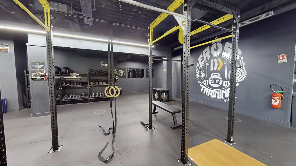 Cage de cross-training, machine disponible au Fitness Park Amiens Centre-Ville