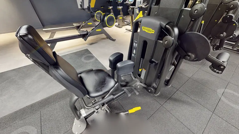 Adductor machine, machine disponible au Fitness Park Amiens Centre-Ville