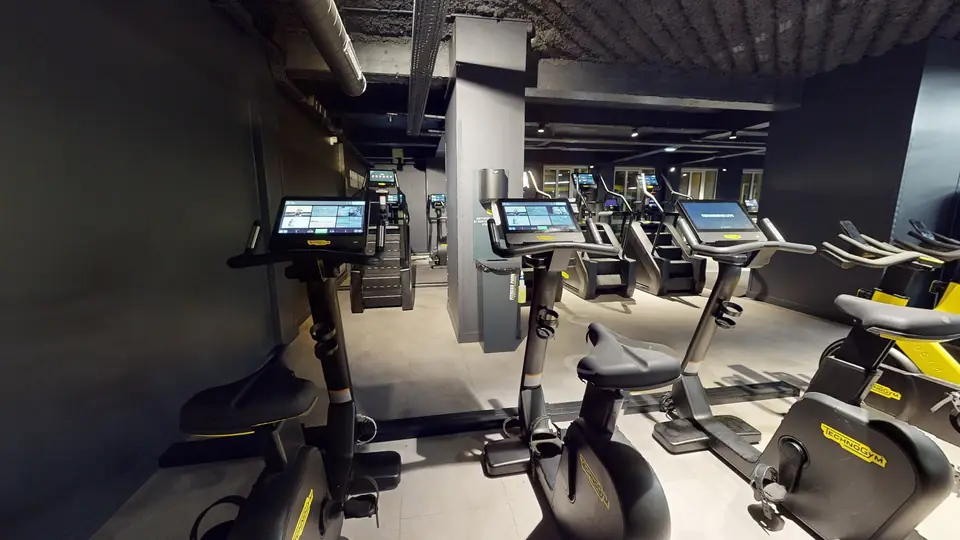 Vélo cardio Technogym Excite+, machine disponible au Fitness Park Amiens Centre-Ville