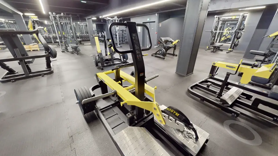 Belt squat, machine disponible au Fitness Park Amiens Centre-Ville