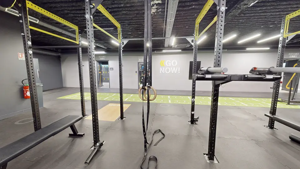 Anneaux de gymnastique, machine disponible au Fitness Park Amiens Centre-Ville