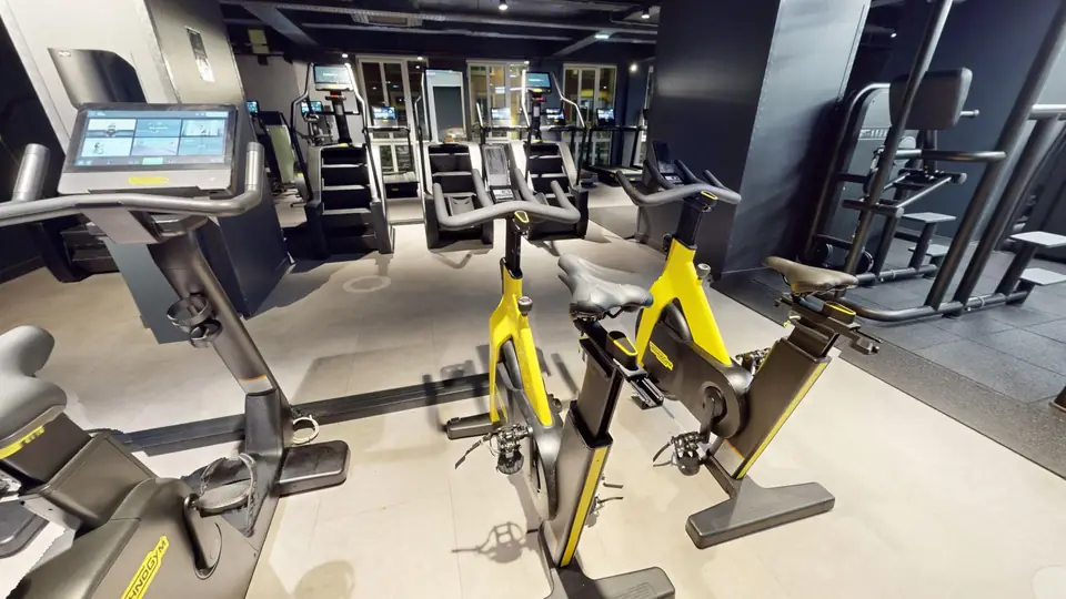 Vélo indoor cycling Technogym Group Cycle Ride, machine disponible au Fitness Park Amiens Centre-Ville