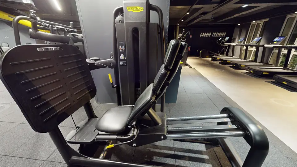 Leg press, machine disponible au Fitness Park Amiens Centre-Ville