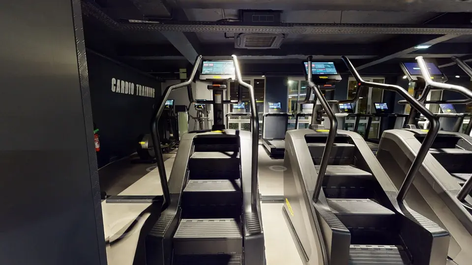 Stair master machine, machine disponible au Fitness Park Amiens Centre-Ville