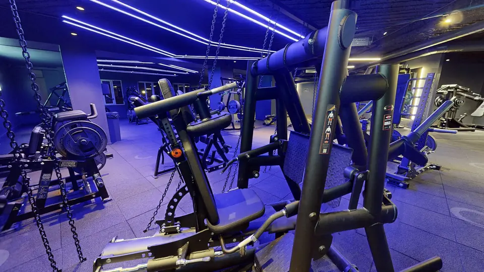 Plate Loaded 45 Degrees Leg Press, machine disponible au Fitness Park Amiens Centre-Ville