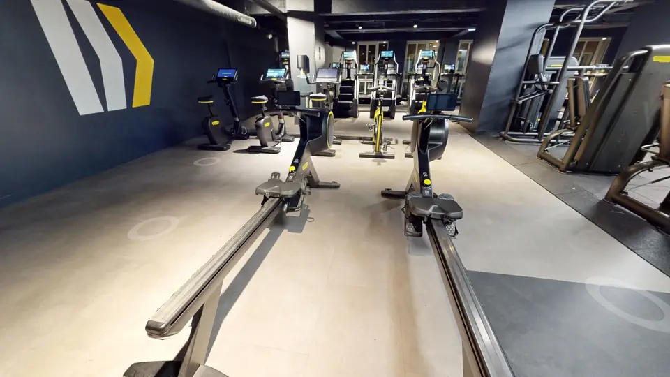 Rameur, machine disponible au Fitness Park Amiens Centre-Ville